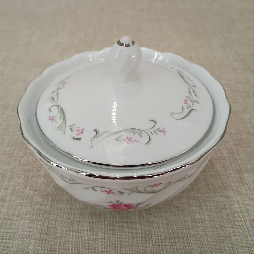 Fine China of Japan royal swirl